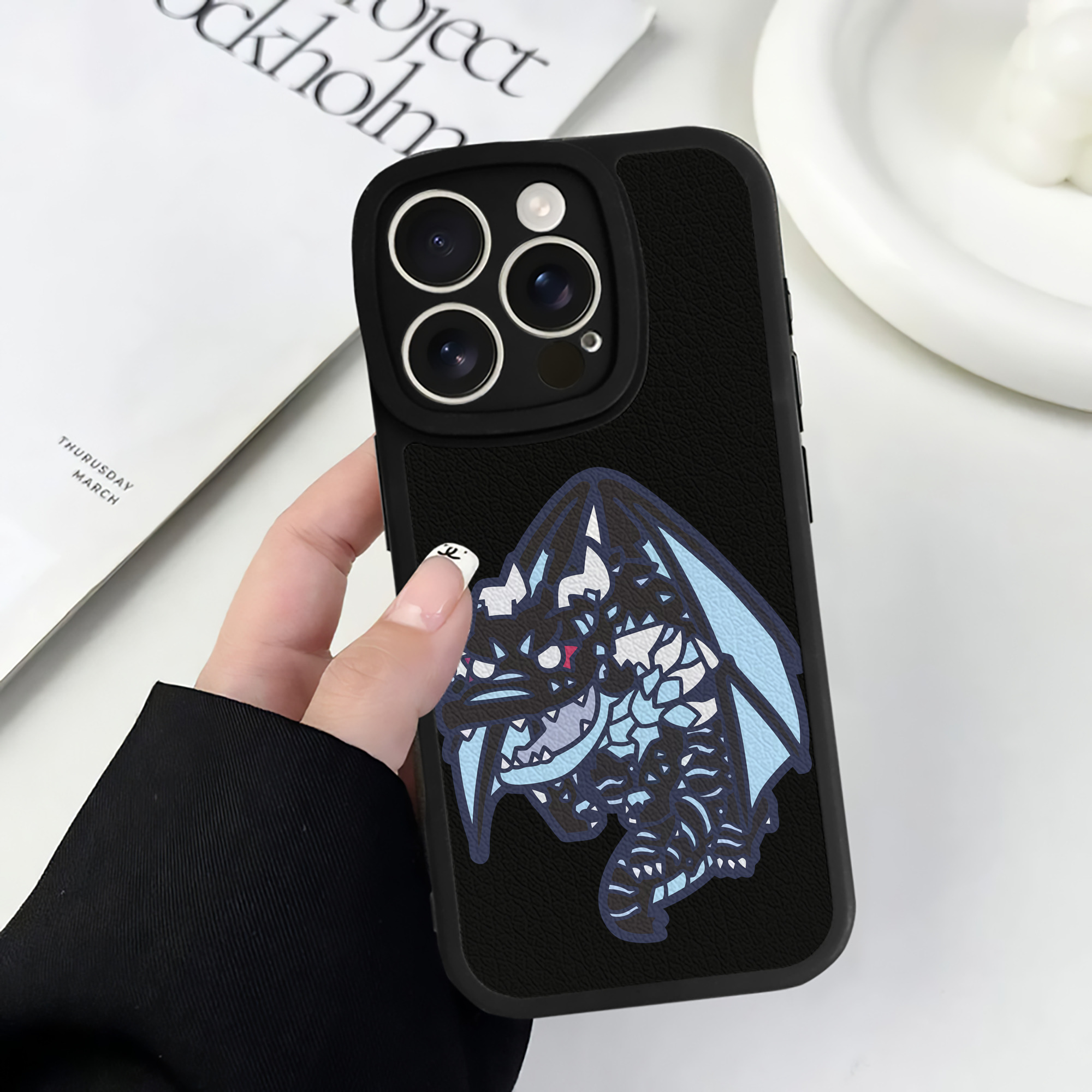 （画像用） 転スラ Regarding Reincarnated to Slime 【iPhone 16シリーズ対応】シリコンスマホケース（レザー調） 材質：シリコン